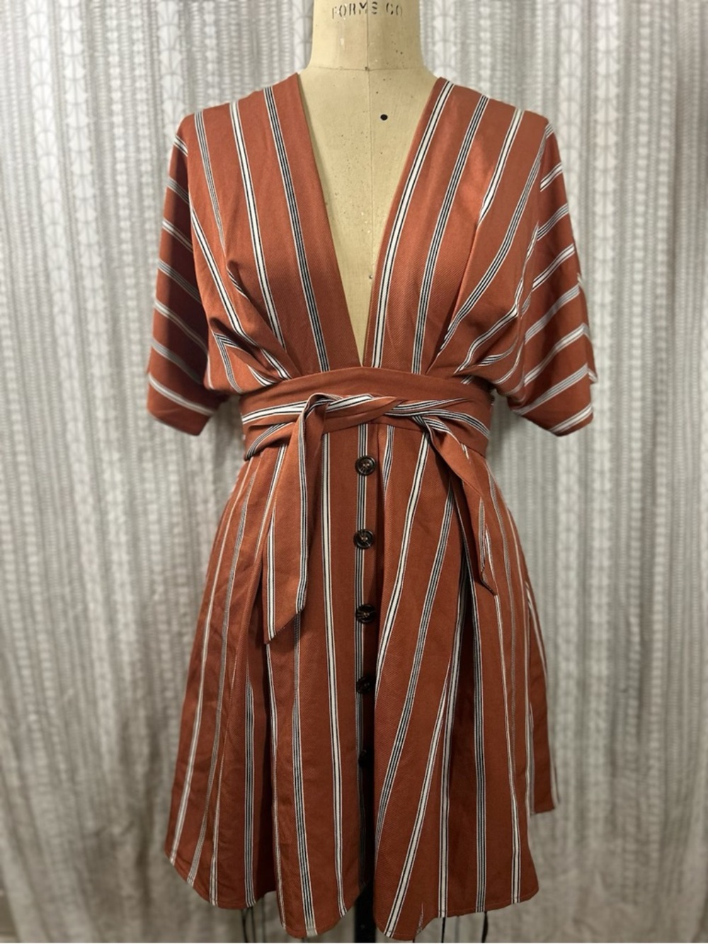 essue Rust and White Striped V‑Neck Wrap Dress with Tie Waist
